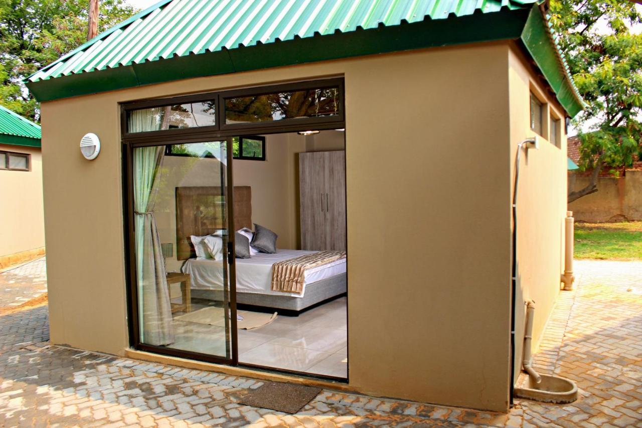 Zoe Bush Lodge Pretoria Bagian luar foto