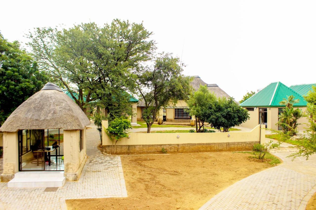 Zoe Bush Lodge Pretoria Bagian luar foto
