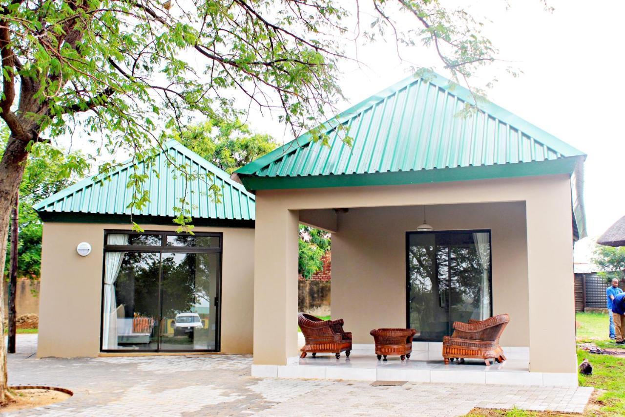 Zoe Bush Lodge Pretoria Bagian luar foto