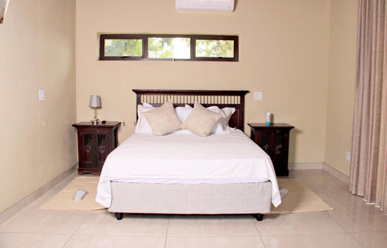 Zoe Bush Lodge Pretoria Bagian luar foto