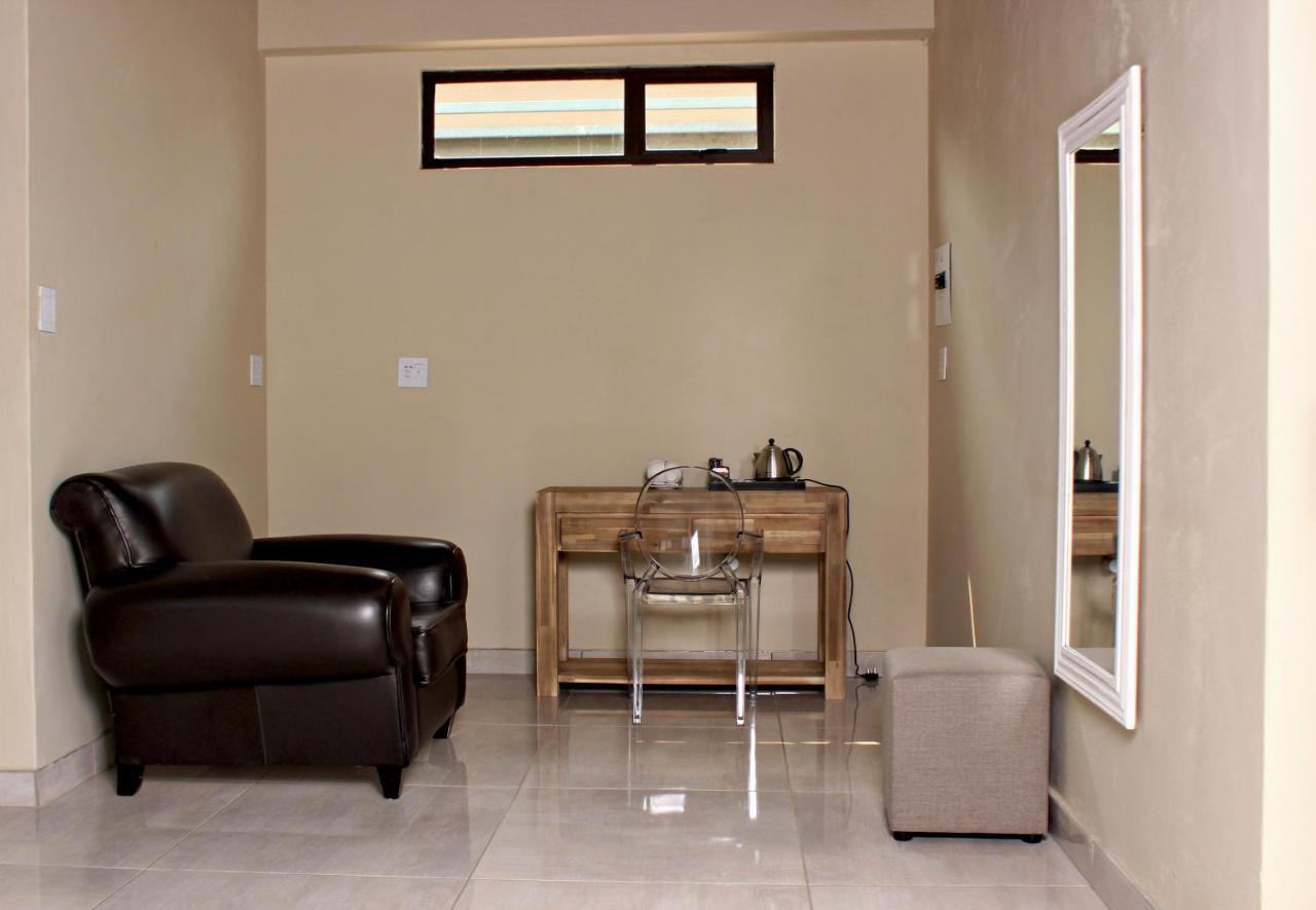 Zoe Bush Lodge Pretoria Bagian luar foto