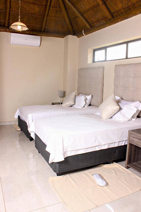 Zoe Bush Lodge Pretoria Bagian luar foto