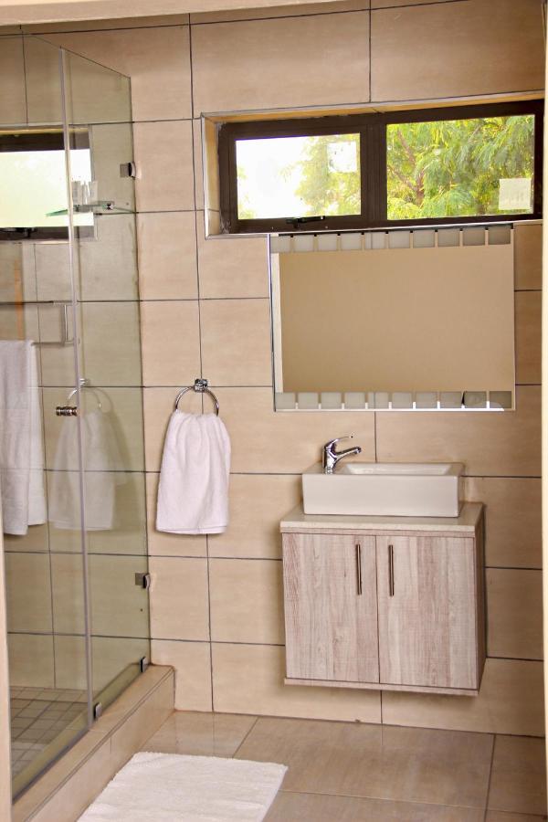 Zoe Bush Lodge Pretoria Bagian luar foto