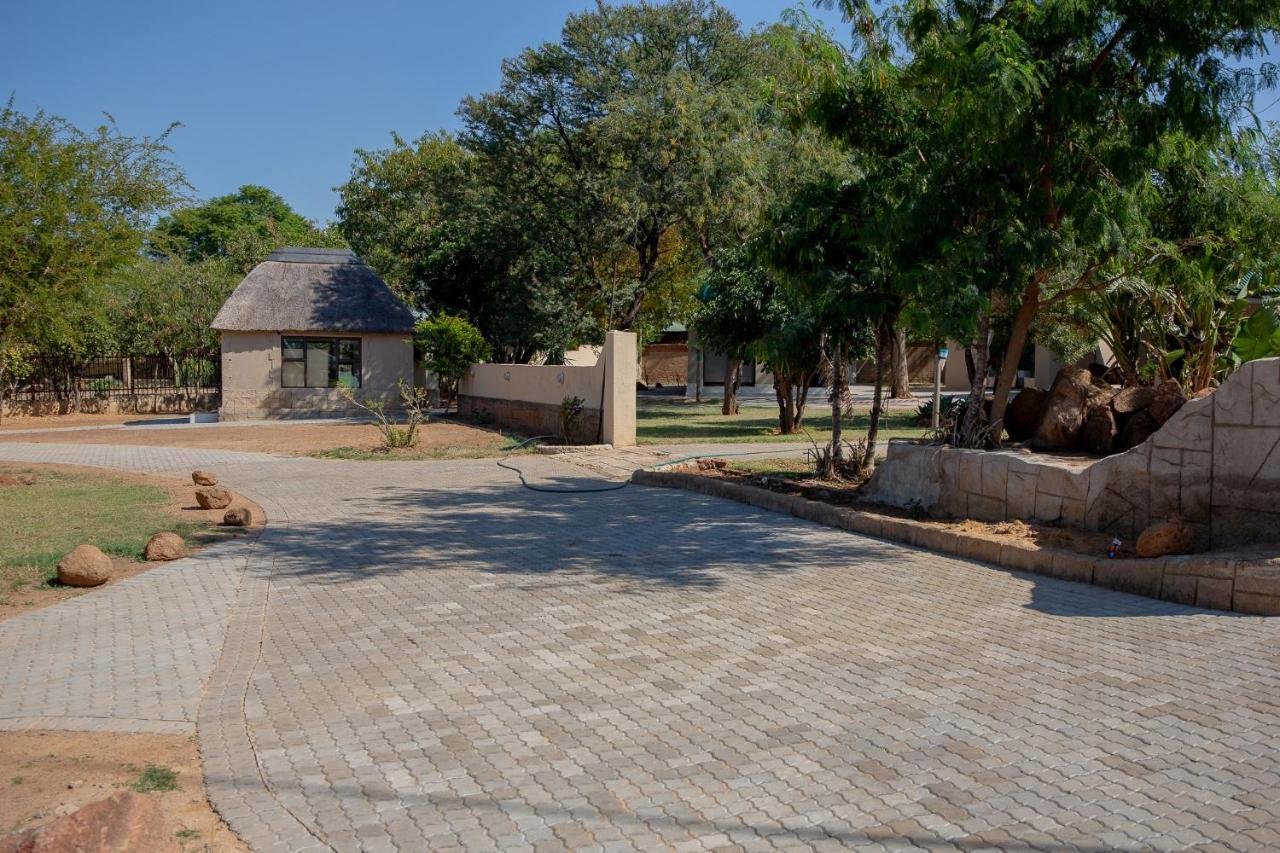 Zoe Bush Lodge Pretoria Bagian luar foto